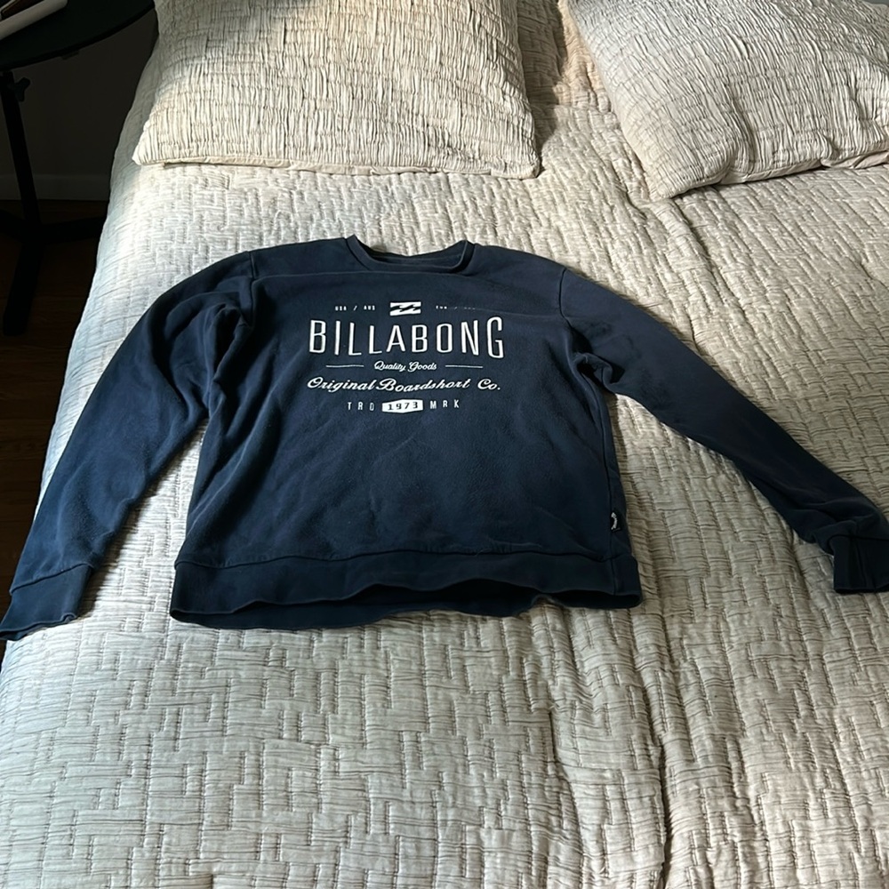 Navy blue billabong sweatshirt from argentina